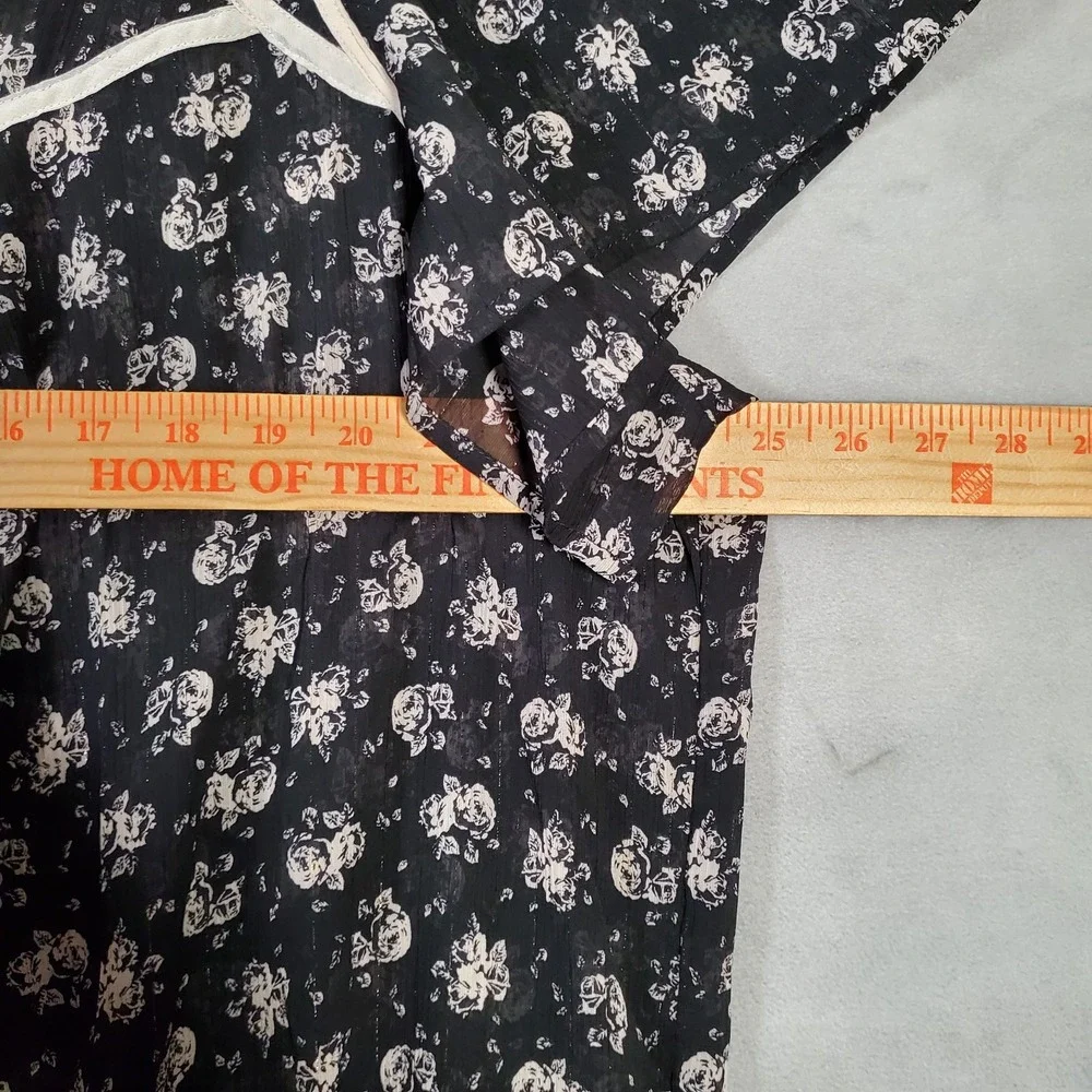 Torrid Top Womens 3X Black White Floral‎ Sheer Flutter Sleeve Flowy Dark Cottage - Picture 3 of 7